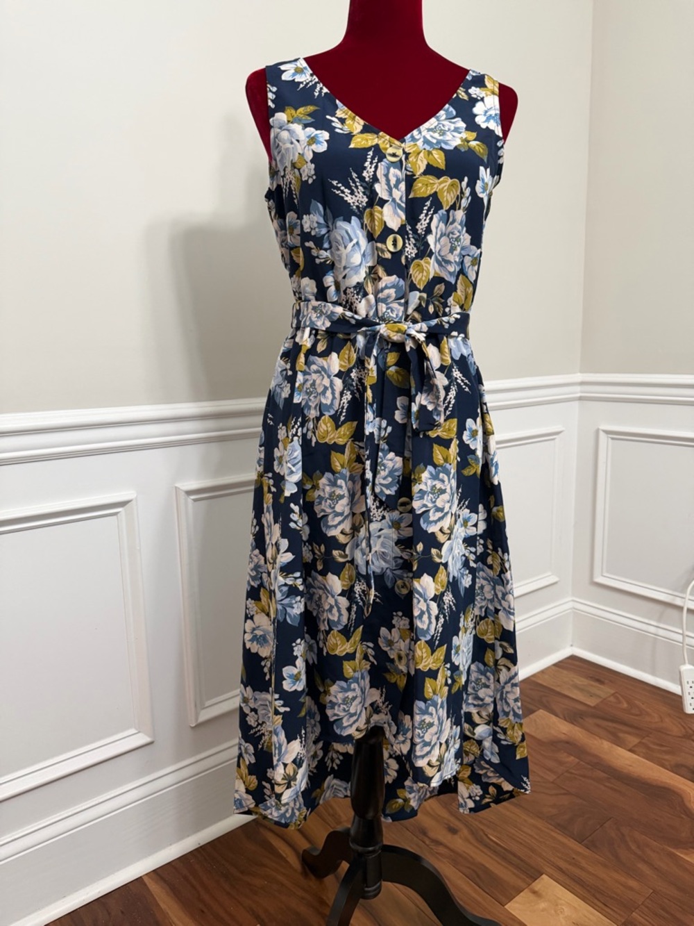 Luxology Navy Floral V-Neck‎ Midi Dress with Self Tie
